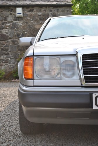 1989 Mercedes Benz 230CE Auto (C124) For Sale (picture 70 of 89)