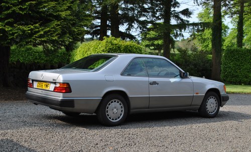 1989 Mercedes Benz 230CE Auto (C124) For Sale (picture 4 of 89)
