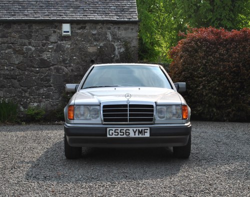 1989 Mercedes Benz 230CE Auto (C124) For Sale (picture 2 of 89)