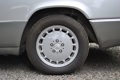 1989 Mercedes Benz 230CE Auto (C124) For Sale (picture 10 of 89)