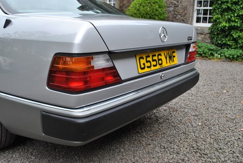 1989 Mercedes Benz 230CE Auto (C124) For Sale (picture 48 of 89)