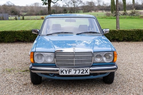 1981 Mercedes-Benz 230E (W123) For Sale (picture 11 of 164)