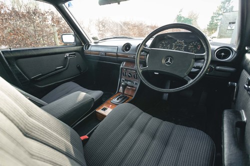 1985 Mercedes-Benz 230E (W123) à vendre (picture 19 of 204)