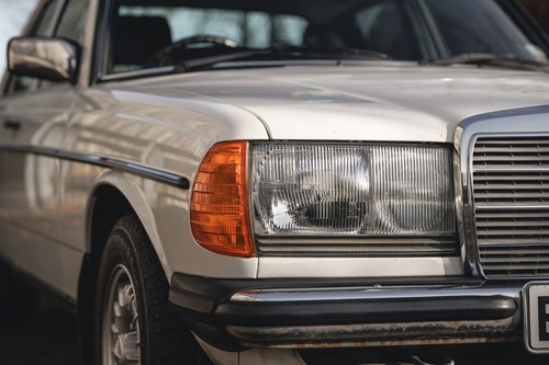 1985 Mercedes-Benz 230E (W123) à vendre (picture 86 of 204)