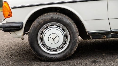 1984 Mercedes 230E For Sale (picture 9 of 199)