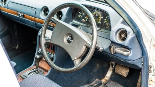 1984 Mercedes 230E For Sale (picture 14 of 199)