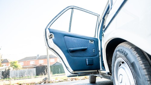 1984 Mercedes 230E For Sale (picture 72 of 199)