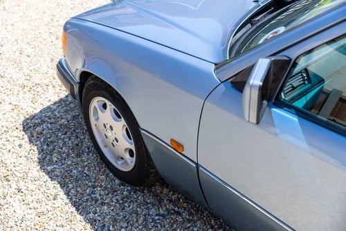 1992 Mercedes-Benz 230E In vendita (immagine 136 di 200)