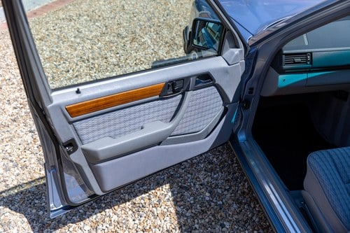 1992 Mercedes-Benz 230E In vendita (immagine 61 di 200)