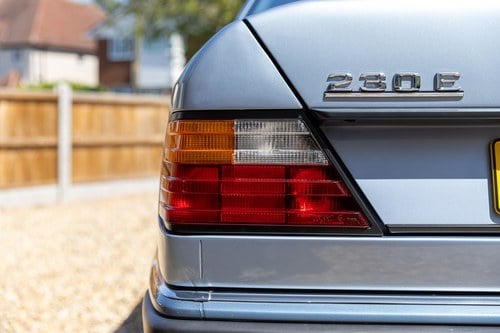 1992 Mercedes-Benz 230E In vendita (immagine 151 di 200)