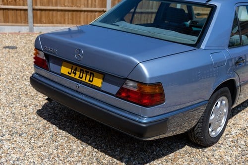 1992 Mercedes-Benz 230E In vendita (immagine 122 di 200)