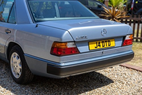 1992 Mercedes-Benz 230E In vendita (immagine 140 di 200)