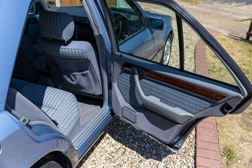 1992 Mercedes-Benz 230E In vendita (immagine 69 di 200)