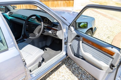 1992 Mercedes-Benz 230E In vendita (immagine 76 di 200)