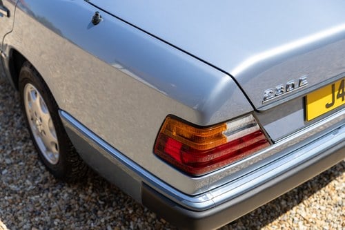 1992 Mercedes-Benz 230E In vendita (immagine 121 di 200)