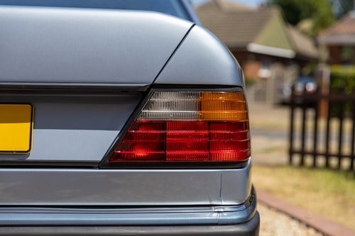 1992 Mercedes-Benz 230E In vendita (immagine 152 di 200)