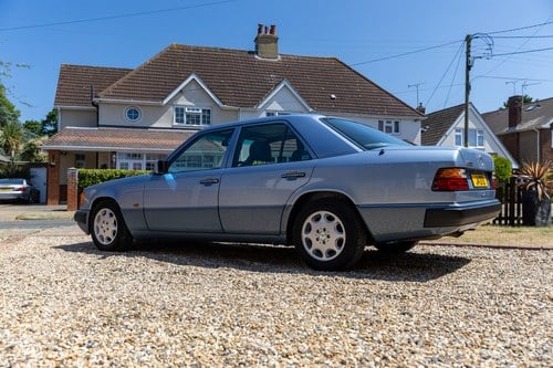 1992 Mercedes-Benz 230E In vendita (immagine 17 di 200)