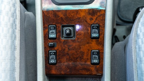 1992 Mercedes-Benz 230E (W124) In vendita (immagine 22 di 131)