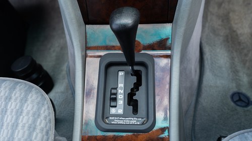 1992 Mercedes-Benz 230E (W124) In vendita (immagine 23 di 131)