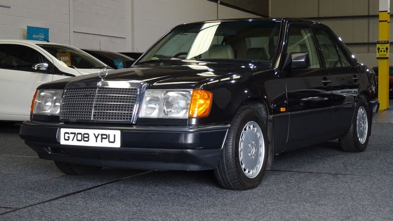 1989 Mercedes-Benz 230E Automatic (W124) For Sale (picture 1 of 160)