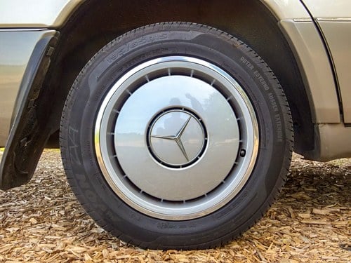 1989 Mercedes-Benz 230TE Estate (S124) zum Verkauf (Bild 10 von 146)