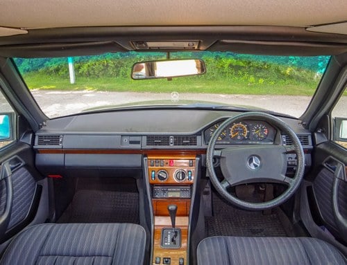 1989 Mercedes-Benz 230TE Estate (S124) zum Verkauf (Bild 18 von 146)