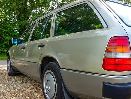 1989 Mercedes-Benz 230TE Estate (S124) zum Verkauf (Bild 85 von 146)