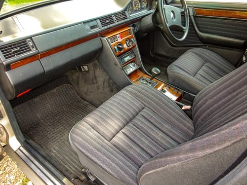 1989 Mercedes-Benz 230TE Estate (S124) zum Verkauf (Bild 63 von 146)
