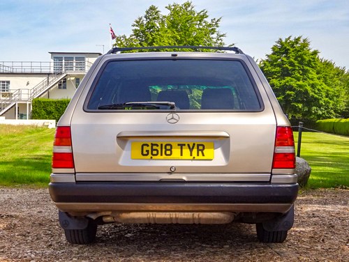 1989 Mercedes-Benz 230TE Estate (S124) zum Verkauf (Bild 7 von 146)