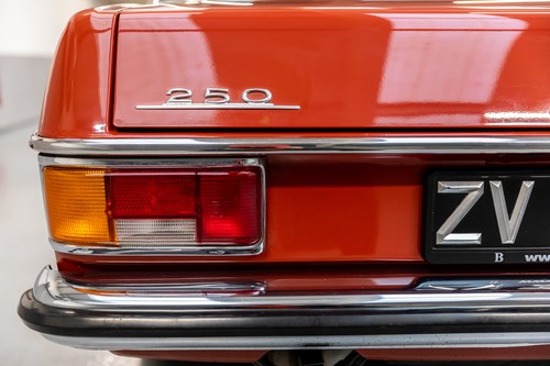 1974 Mercedes-Benz 250 (W114) Te koop (foto 46 van 146)