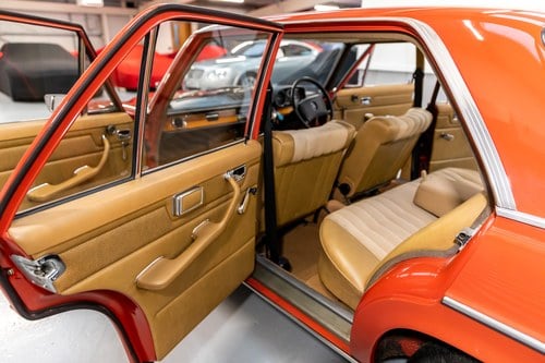 1974 Mercedes-Benz 250 (W114) Te koop (foto 17 van 146)