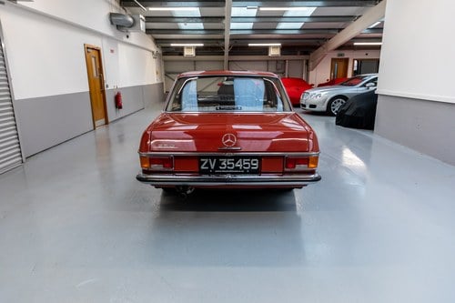 1974 Mercedes-Benz 250 (W114) Te koop (foto 7 van 146)