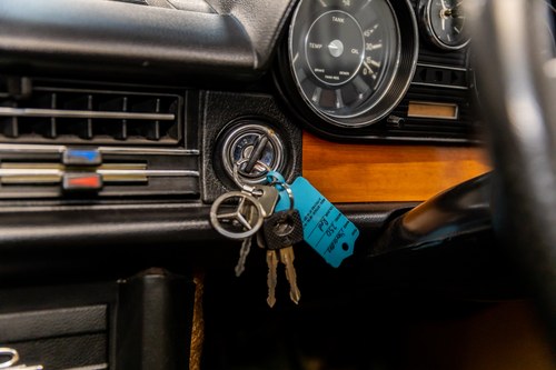 1974 Mercedes-Benz 250 (W114) Te koop (foto 24 van 146)