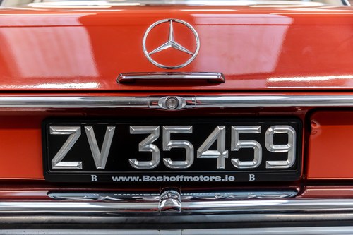 1974 Mercedes-Benz 250 (W114) Te koop (foto 45 van 146)