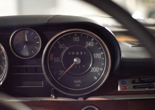 NO RESERVE - 1986 Mercedes 250S LHD In vendita (immagine 12 di 36)