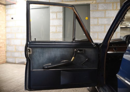 NO RESERVE - 1986 Mercedes 250S LHD In vendita (immagine 5 di 36)