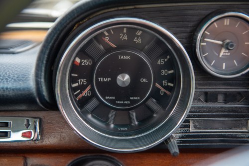 1972 Mercedes Benz 280 SE 3.5 à venda (imagem 36 de 115)