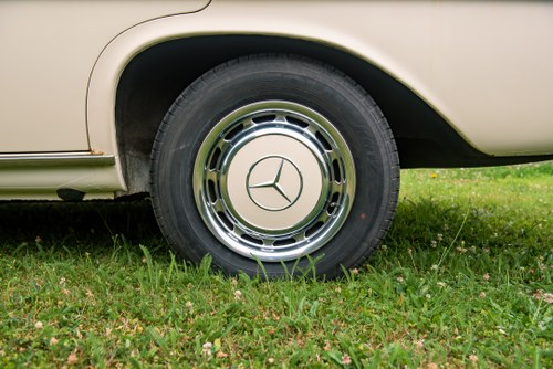 1972 Mercedes Benz 280 SE 3.5 à venda (imagem 23 de 115)