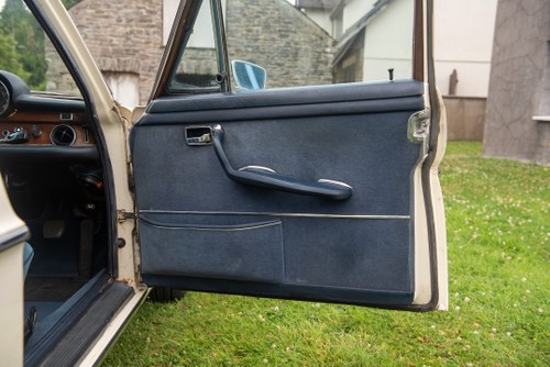 1972 Mercedes Benz 280 SE 3.5 à venda (imagem 25 de 115)