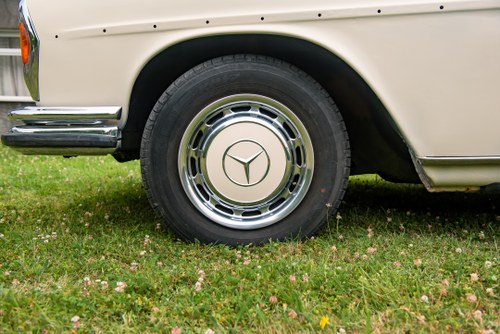 1972 Mercedes Benz 280 SE 3.5 à venda (imagem 22 de 115)