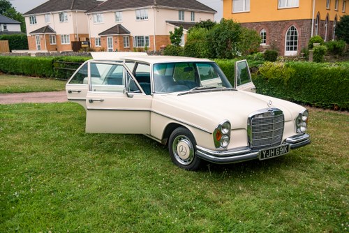 1972 Mercedes Benz 280 SE 3.5 à venda (imagem 2 de 115)