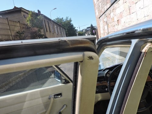 1973 Mercedes-Benz 280 SE (W116) In vendita (immagine 27 di 113)