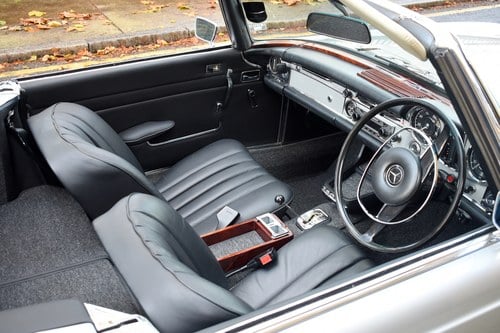 1970 Mercedes-Benz 280SL Pagoda Te koop (foto 34 van 204)