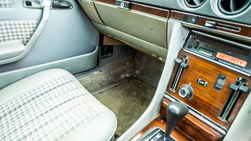 1981 Mercedes-Benz 280 SL - 13160960089 For Sale (picture 27 of 203)