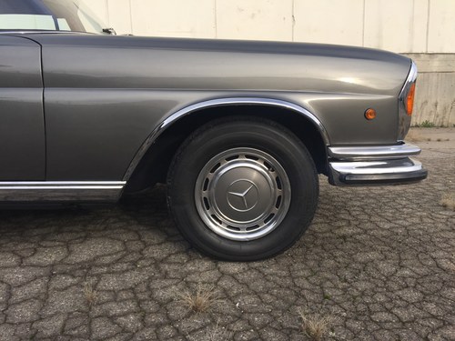 1970 Mercedes-Benz 280 SE 3.5 ‘Flachkühler’ (W111) For Sale (picture 14 of 149)