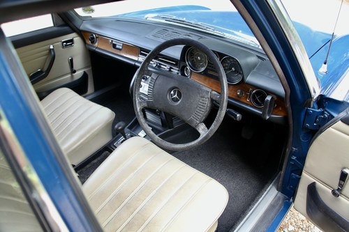 1976 Mercedes-Benz 280 (W114) à vendre (picture 43 of 119)