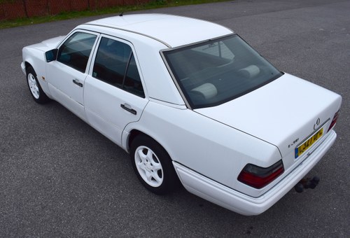 NO RESERVE - 1994 Mercedes-Benz E280 (W124) En venta (imagen 13 de 100)