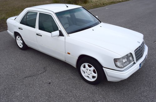 NO RESERVE - 1994 Mercedes-Benz E280 (W124) En venta (imagen 11 de 100)
