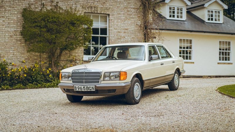 RESERVE LOWERED - 1984 Mercedes 280 SE In vendita (immagine 1 di 79)