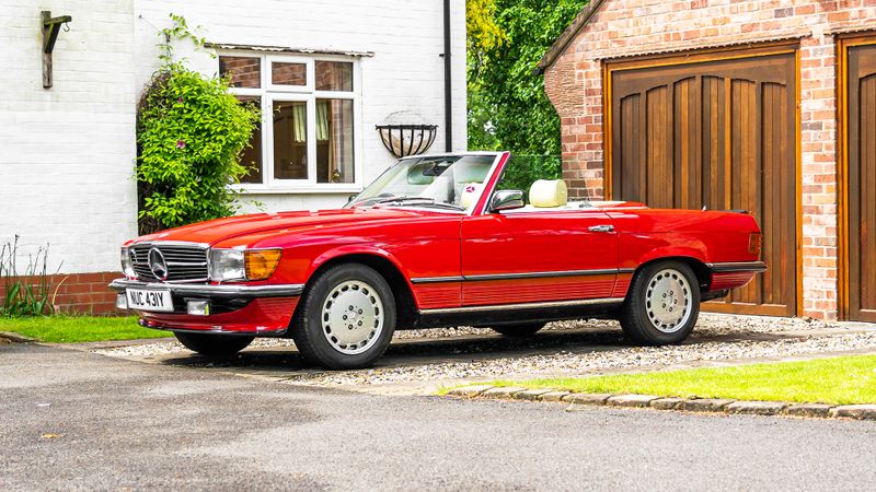 1983 Mercedes-Benz 280 SL (R107) For Sale (picture 1 of 112)